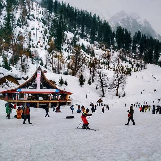 Delhi to Manali